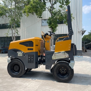 双胶轮压路机ST5000DQ